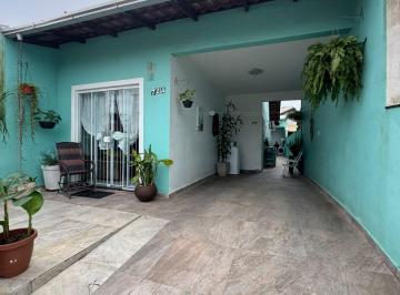 Casa de 3 quartos, Balneário Piçarras · Casa Geminada à Venda em Balneário Piçarras