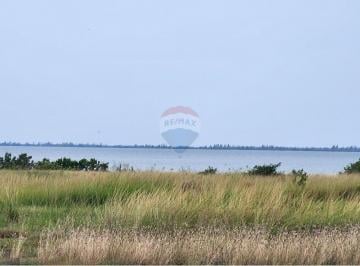 Terreno · 585m² · Terreno 585m² na Ilha do Boi  Região dos Lagos RJ- Ótimo Preço!