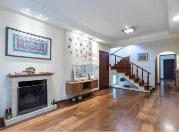 Casa · 180m² · 3 Quartos · 2 Vagas · Sobrado para venda com 3 quartos, sendo 1 suíte, 180m²