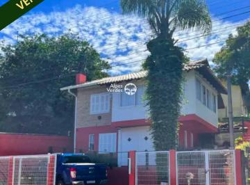 Casa · 106m² · 3 Quartos · VENDE-SE CASA COM 03 QUARTOS NA CIDADE DE GRAMADO, A 05 MINUTOS DO CENTRO.