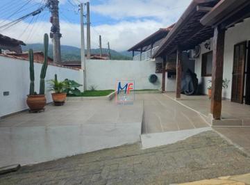 Casa · 230m² · 4 Quartos · Excelente casa em Ilhabela/SP, com 230m² a.c., 320m² a.t., 3 dormitórios, salas de almoço e estar, c