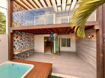 Casa · 220m² · 4 Quartos · 2 Vagas · 04 quartos sendo 01 Suíte Master com Varanda