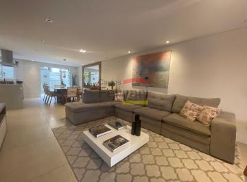 Casa · 240m² · 3 Quartos · 2 Vagas · Casa na Santa Teresinha, 3 suítes, 240 m², espaço gourmet e terreno com saída pa