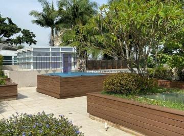 Casa · 1020m² · 4 Quartos · 6 Vagas · Casa em condomínio de alto padrão