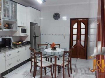 Casa · 151m² · 3 Quartos · 2 Vagas · Vende sobrado em São Caetano do Sul com 151m2 de área construída, sendo 03 dormi