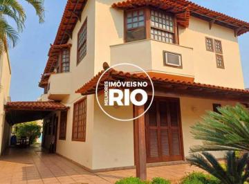 Casa · 650m² · 4 Quartos · 3 Vagas · Casa Duplex na Barra da Tijuca à Venda