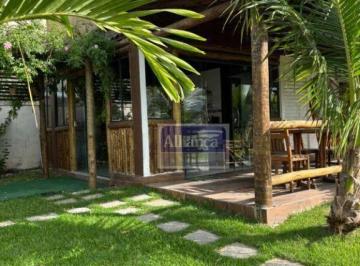 c337f41a549eae37f3f69715f49a70806836b910 · Loft com 1 dormitório, varanda, churrasqueira, quintal e várias vagas de garagem a 100m da praia à v