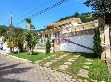 Casa · 212m² · 3 Quartos · 2 Vagas · Casa Alto Padrão em Ressacada, Itajaí/SC