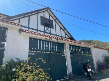 Apartamento · 374m² · 4 Quartos · 2 Vagas · Casa Alto Padrão 04 quartos em Charitas/ Niterói