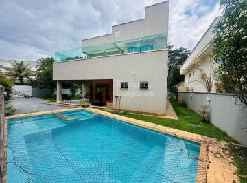 Casa · 370m² · 4 Quartos · Sobrado de esquina com vista para a mata no Condomínio do Lago