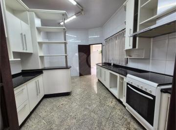 Casa · 303m² · 3 Quartos · 3 Vagas · Sobrado com 3 quartos à venda em Chácara seis de outubro - SP