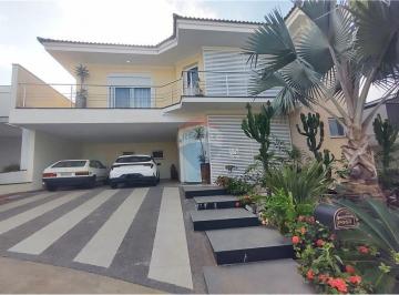 Casa · 312m² · 4 Quartos · 4 Vagas · Casa com 4 quartos sendo 2 suítes com 312 m2 de área construída no Cond. Ibiti Reserva - Estuda imóv