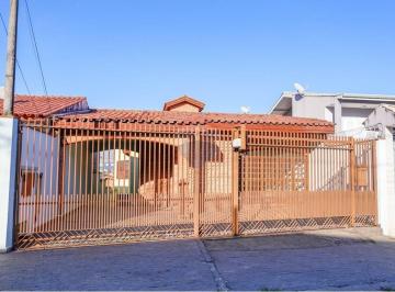 Casa · 363m² · 3 Quartos · 4 Vagas · Casa com 3 quartos, sendo 1 suíte, piscina garagem com 4 vagas