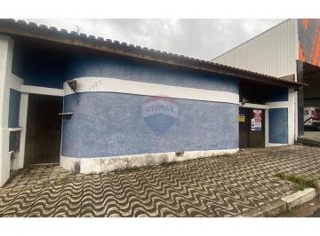 Casa · 215m² · 5 Quartos · "Seu Novo Lar de Sonhos em Jardim Clarice I!"