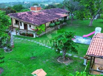 Rural de 6 quartos, Gravatá · Chácara com amplo jardim e 06 quartos à venda em Sairé/PE!