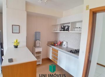 Foto 01 · Luxuoso apartamento na Praia de Peracanga com área de lazer completa - Oportunidade