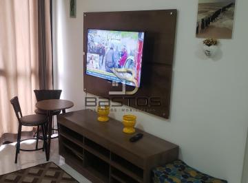 Apartamento de 2 quartos, Ubatuba · Apartamento a venda em Ubatuba, praia grande de 2 dormitórios, 1 quadra da praia