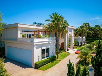 Casa · 1786m² · 6 Quartos · 16 Vagas · Sobrado à venda em Campinas, Parque Taquaral, com 6 suítes, com 1786.46 m²