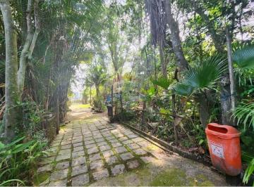 Casa · 352m² · 4 Quartos · 4 Vagas · "Casa a Venda, Localização Espetacular em Barra de Maricá"