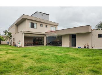 Casa · 480m² · 5 Quartos · 3 Vagas · Luxuoso sobrado  em condomínio fechado  no Setor de Mansões Guará 2 -DF, 3 suítes e 2 quartos adicio