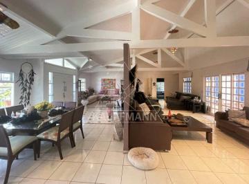 Casa · 600m² · 4 Quartos · 7 Vagas · Cond. Dom Henrique III - 4sts, 90% TÉRREA! Home Office, piscina e gourmet!