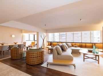 Apartamento · 197m² · 3 Quartos · 2 Vagas · Apartamento reformado no Batel com 197m², elevador