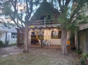 Casa · 180m² · 3 Quartos · 3 Vagas · EXCELENTE INVESTIMENTO BELISSIMA CASA NA BARRA DE TRAMANDAÍ COM 3 DORM, SENDO 1 SUÍTE