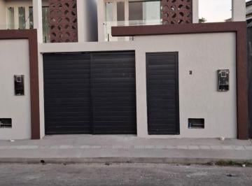 Casa de 3 quartos, Lauro de Freitas · Casa a venda em Pitangueiras com 3 Suítes