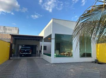 Casa · 220m² · 3 Quartos · 3 Vagas · Casa à venda em Sorriso (CentroSul) – 3 vagas, piscina e acabamento em porcelanato