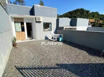 Casa · 80m² · 2 Quartos · 1 Vaga · CASA COM DOIS QUARTOS NO BAIRRO PRIMEIRO DE MAIO