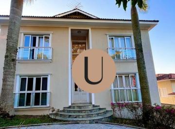 6cc024a79b16c347a429f9b5e34e49ee15adbc61 · Linda casa com 4 amplas suítes!
