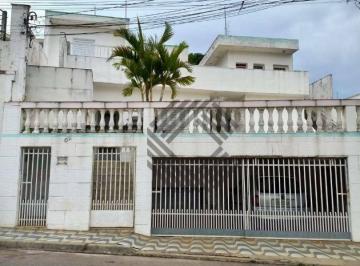 8d0dcea5fc993aa40a670e26038247df18bb8168 · Sobrado à venda, com 4 casas, quintal, no Jardim Archila em Votorantim/SP.