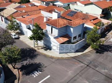 c6398ce11acf288b17526f489d09de5ca4fc3c77 · Sobrado com 4 dormitórios à venda, 430 m² por R$ 1.325.000,00 - Vila Nova Botucatu - Botucatu/SP