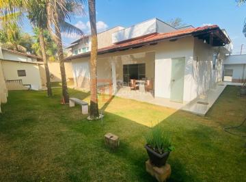 Casa · 199m² · 3 Quartos · 2 Vagas · Casa térrea com 3 quartos e área gourmet no Condomínio do Lago