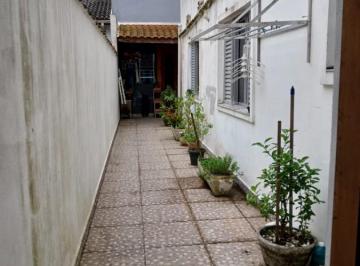 Casa de 4 quartos, Itanhaém · Casa no bairro Jardim Mosteiro em Itanháem. Possui 04 dormitórios e edicula.