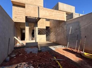 Casa com 3 quartos e garagem coberta no bairro Jardim Primavera · Casa com 3 quartos e garagem coberta no bairro Jardim Primavera