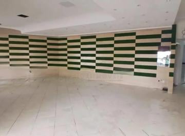 Comercial · 200m² · Salão Comercial com 3 banheiros para Alugar, 200 m² por R$ 7.200/Mês