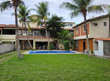 Comercial de 16 quartos, Cabo Frio · Imóvel de Grande Porte c/ 8 Apartamentos c/ 1200 mts. p/ Investidores
