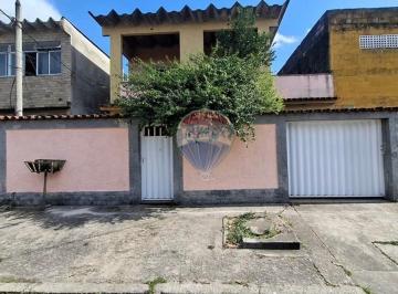 Casa · 240m² · 5 Quartos · 3 Vagas · Casa Charmosa no RJ: 5 Quartos, Preço Reduzido!