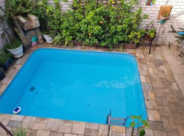 Casa de 2 quartos, Santos · Fuja do condomínio, casa no bairro Aparecida / Santos c/ piscina e churrasqueira