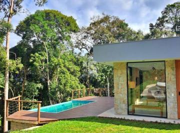 Casa de 3 quartos, Petrópolis · Casa à venda dentro de condomínio de fácil acesso em Itaipava