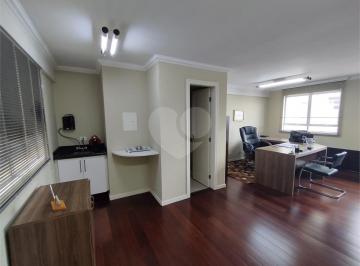 Comercial , Curitiba · Salas Comercial Centro Área Útil: 37,1 m² 18º Andar Mobiliada