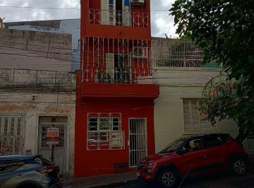 Casa · 110m² · 2 Quartos · Sobrado funcional com três pavimentos no centro de Porto Alegre!