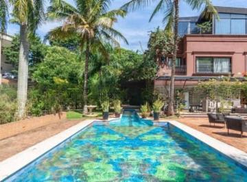 Casa · 661m² · 5 Quartos · 6 Vagas · Maravilhosa Casa no Tamboré 2 com 5 suítes e com acabamento