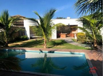 Casa · 300m² · 4 Quartos · 2 Vagas · Casa Ampla com 4 Quartos e Piscina em Condomínio - Maricá, RJ por $ 910.000