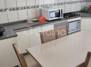 i85lXQOg6d44_3690767a21ad3e09fa · Casa residencial de 160m² com 5 suítes na Trindade