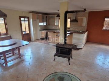 1- · Casa de 200m² com 4 quartos sendo 1 suíte em São João do Rio Vermelho