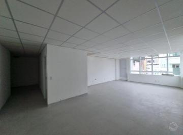 1- · Sala comercial de 66m² no Centro