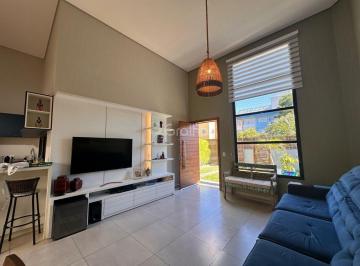 1 · Casa de 136m² com 3 quartos sendo 1 suíte no Rio Tavares