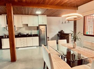 Cozinha integrada · Casa com 165m² e 2 quartos no bairro Jardim Eldorado em Palhoça